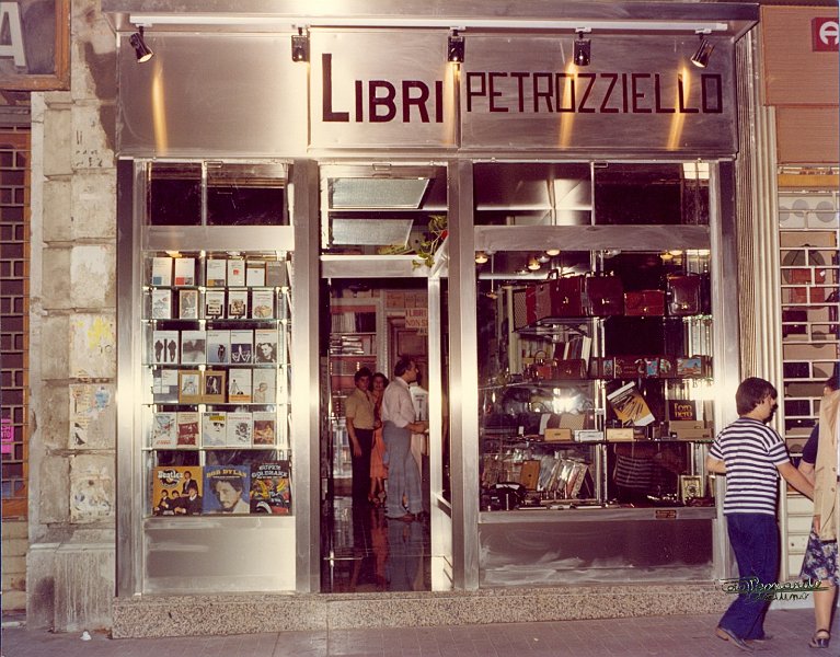 La Libreria Petrozziello all'inizio del Corso _1.jpg